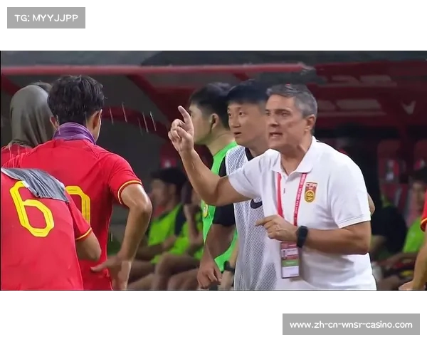 郑智等中方教练协助国足主帅伊万深入考察新生代球员情况 郑智等中方教练协助国足主帅伊万深入考察新生代球员情况